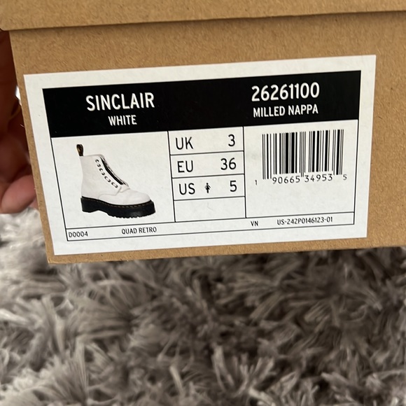 BNWB White Dr. Martens Sinclair Boots - Picture 14 of 14
